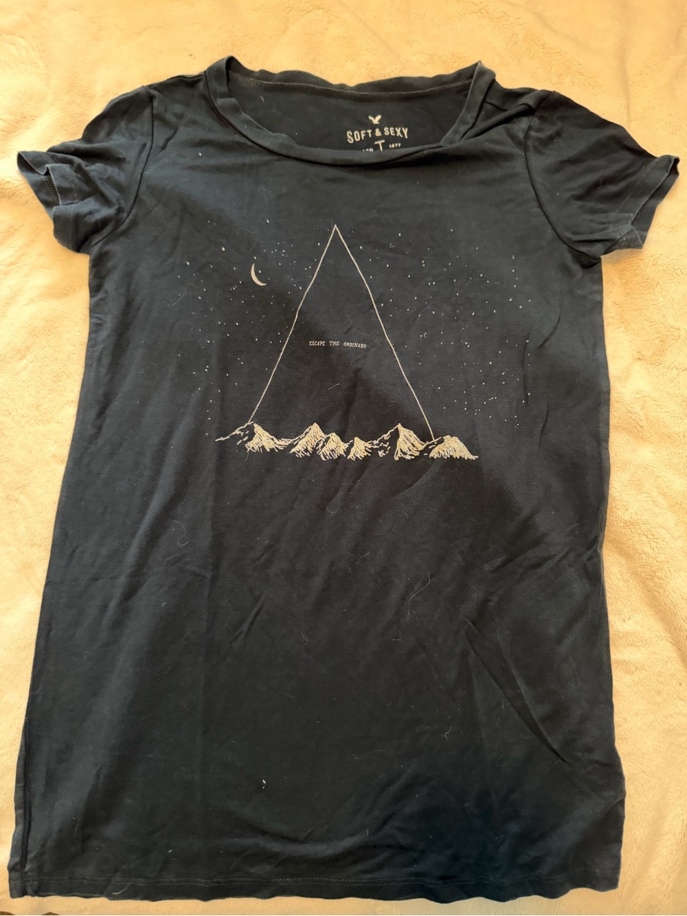 American Eagle Outfitters Black Short Sleeve Graphic Tee